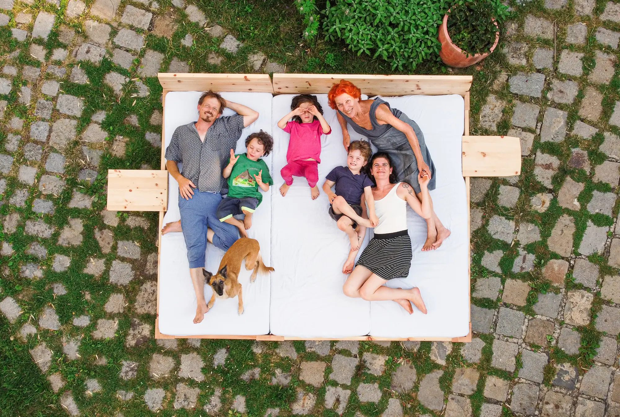 Drohnefoto Familienbett - MoBe / Das Modulbett